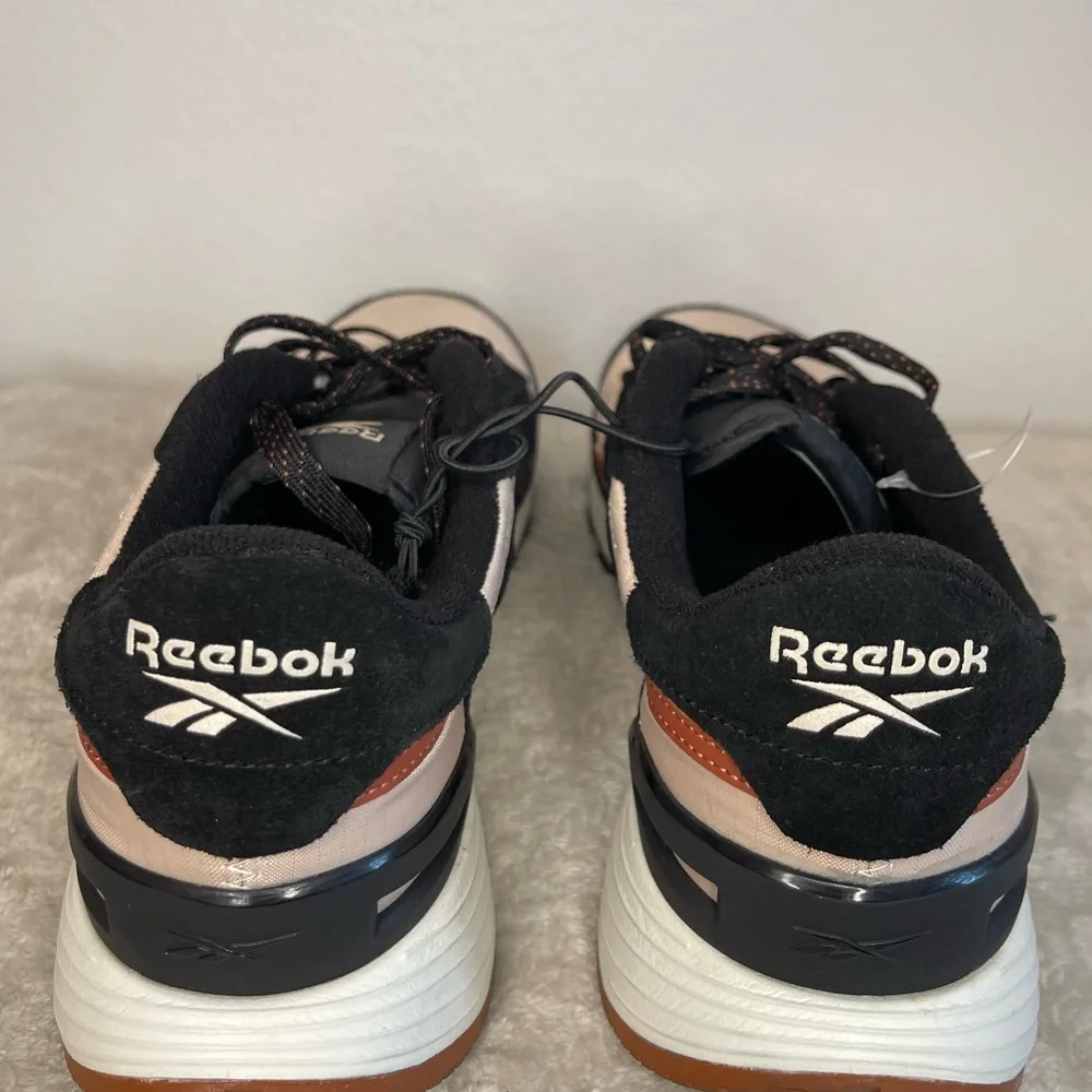 Reebok Men's Black and Tan Sneakers‎